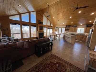 Cub River Hideout Cabin for Family Reunions and Mountain Vacations