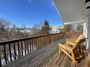 Property grounds - Cub River Hideout Cabin for Family Reunions and Mountain Vacations (Preston)
