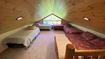 4 bedrooms, iron/ironing board, travel cot, free WiFi