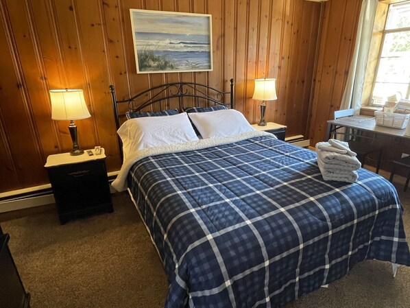 Comfort Single Room, 1 Queen Bed, Non Smoking