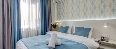 Comfort Double Room, 1 Queen Bed, Non Smoking, Air conditioning | Premium bedding, individually decorated, individually furnished, desk