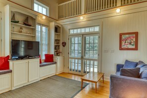 TV - Gorgeous Coastal Home with Spacious Decks & Pool- Steps to the Beach and Dining (Santa Rosa Beach)