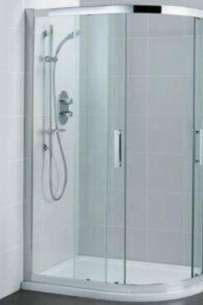 Dusche im Bad