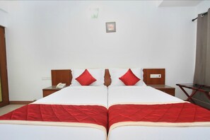 Frette Italian sheets, premium bedding, minibar, in-room safe - Hotel Bangalore Inn (Bengaluru)