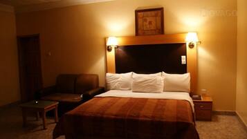 In-room safe, desk, laptop workspace, free WiFi