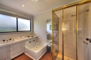 Bathroom - Stones Throw (Primrose Sands)
