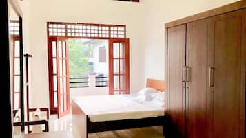 1 bedroom, free WiFi, bed sheets