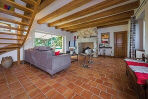 Interior - Villa Belle Vue, beautiful holiday home with a beautiful view (Les Farges)