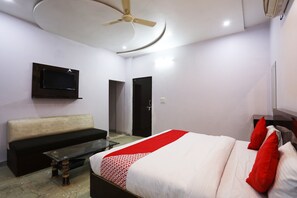 Free WiFi - OYO 45658 Salt And Pepper Hotel And Resturant (Etmadpur)