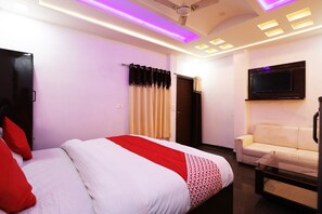 Free WiFi - OYO 45658 Salt And Pepper Hotel And Resturant (Etmadpur)