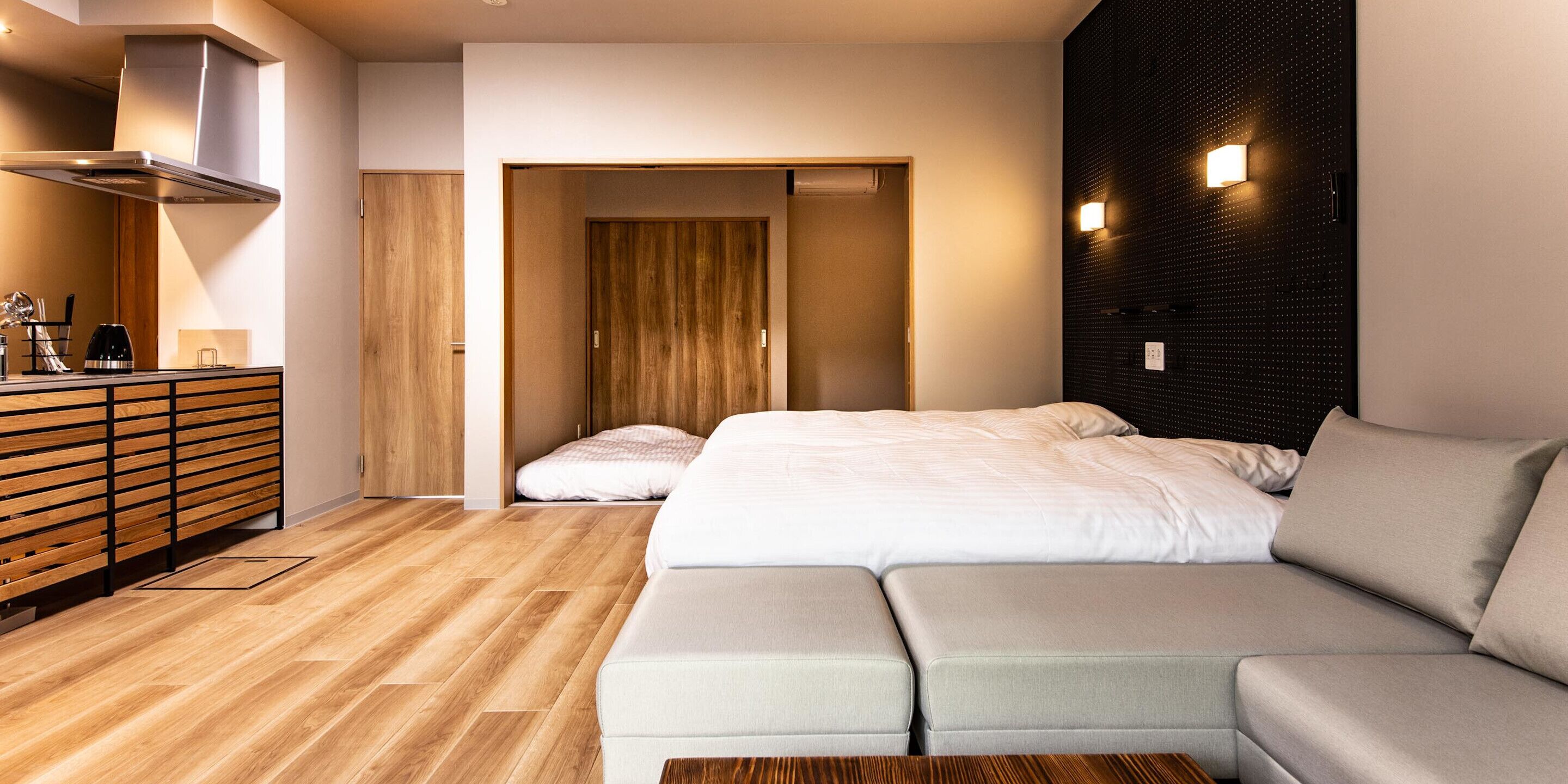Standard Room (No pets allowed) | Living area