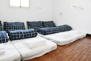 Comfort Studio, Shared Bathroom | Free WiFi, bed sheets, wheelchair access - Tumbler Travel (Jinning)