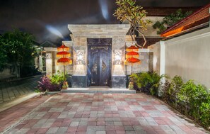 Entrada al alojamiento