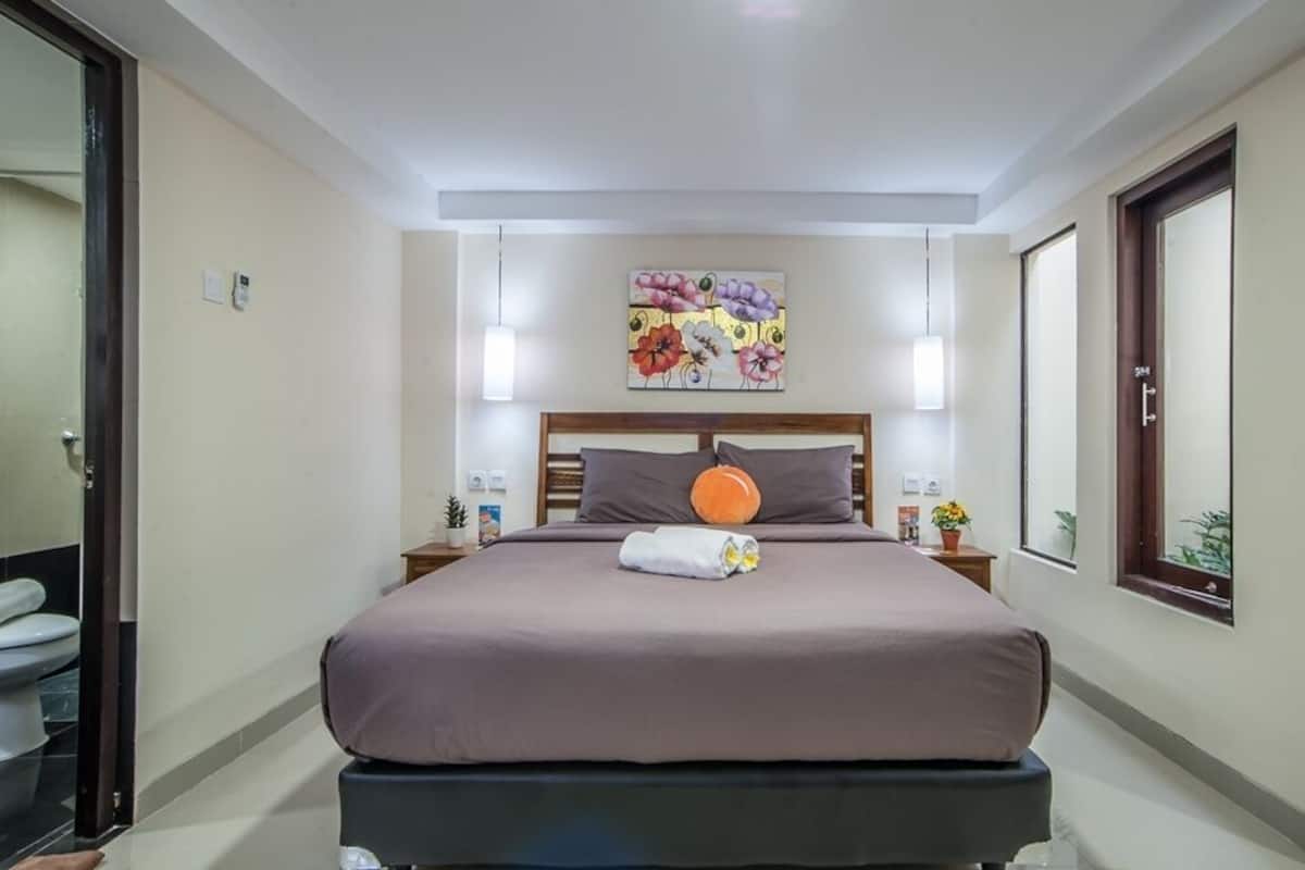 Quarto luxo | Cofres nos quartos, escrivaninha, quartos à prova de som