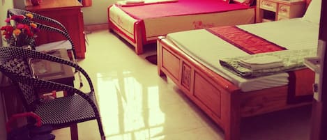 10 dormitoris, caixa forta a l'habitació i escriptori