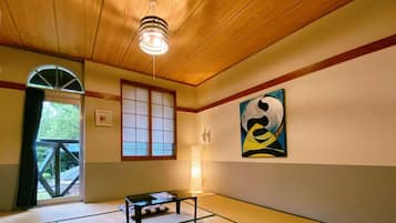 和室 8畳 禁煙 ペット同伴不可 | 客室ごとに異なる装飾、客室ごとに異なるインテリア、アイロン / アイロン台、WiFi (無料)