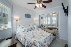 1 bedroom, free WiFi, bed sheets - Beach House Life condo on the beach- Serenity- rejuvenation steps 2 beach (1314) (Galveston)