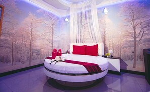 واي فاي مجانًا وملاءات أسرّة