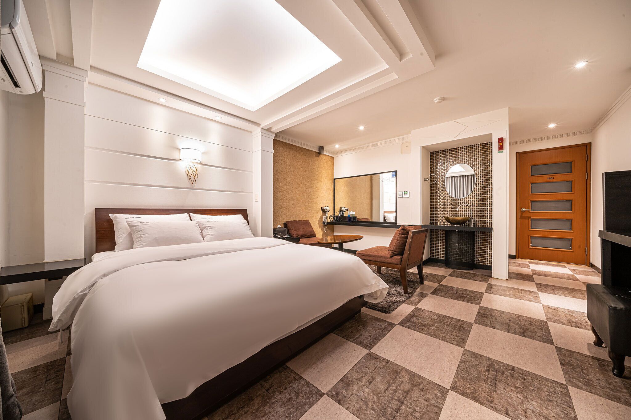 디럭스 더블룸 | 각각 다른 스타일의 인테리어, 각각 다르게 가구 비치, 암막 커튼, 무료 WiFi