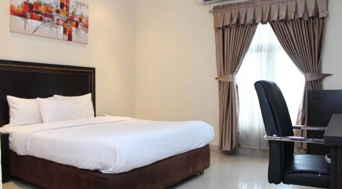 In-room safe, desk, free WiFi, bed sheets