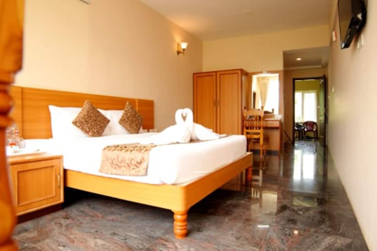 Premium Room | Egyptian cotton sheets, premium bedding, rollaway beds, free WiFi