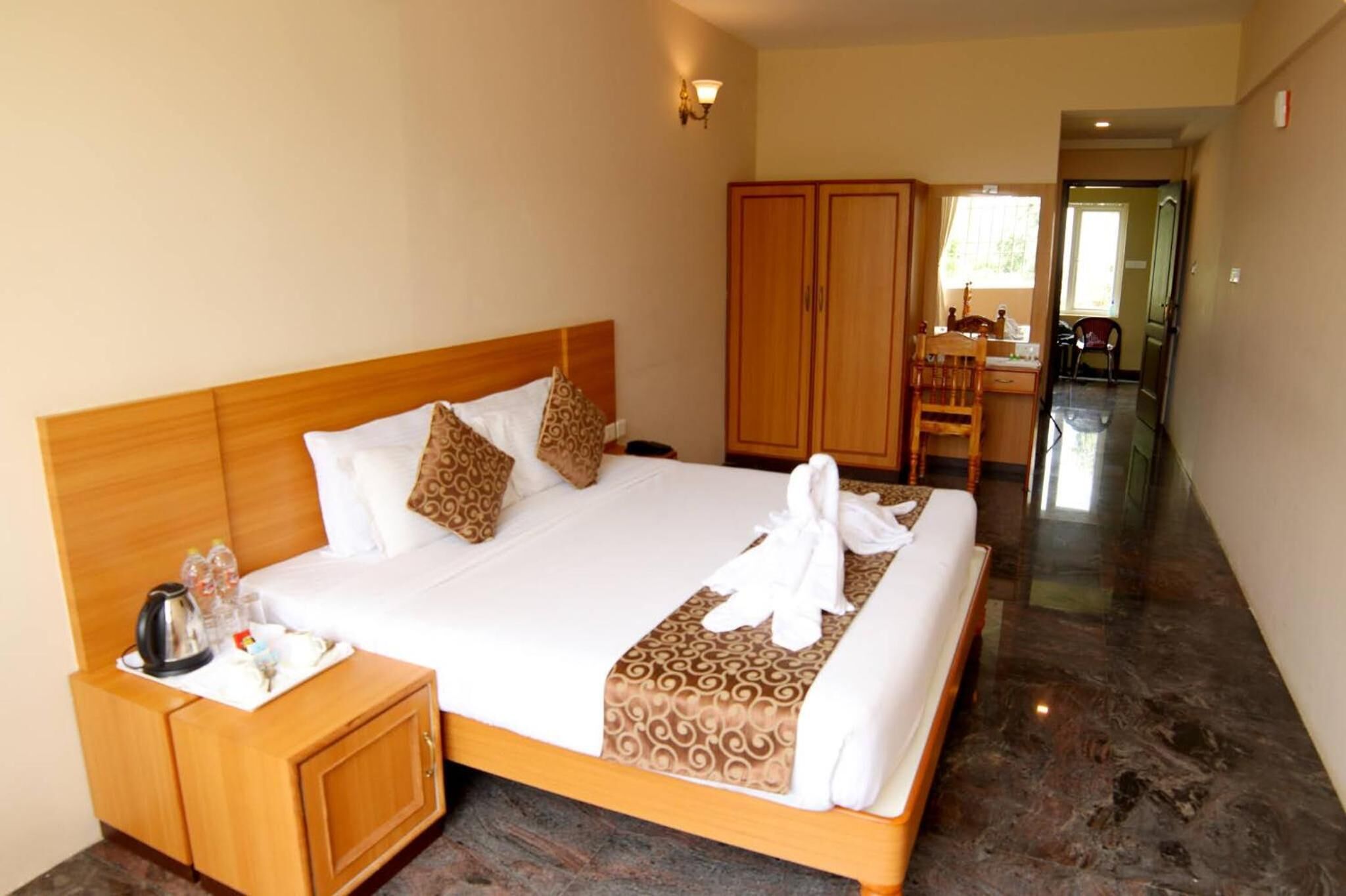 Egyptian cotton sheets, premium bedding, rollaway beds, free WiFi