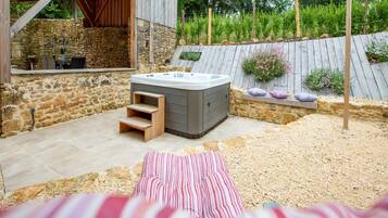 Bain à remous extérieur