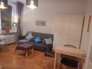 Quarto conforto | Ferros/tábuas de passar roupa, Wi-Fi de cortesia, roupa de cama