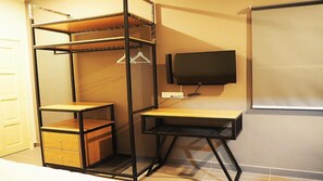 Ropa de cama de alta calidad, camas con efecto memoria y escritorio