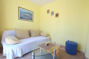 Apartment, 1 Schlafzimmer, Balkon | Wohnzimmer