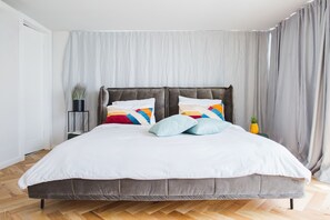 3 bedrooms, in-room safe, iron/ironing board, travel crib - Bugrashov 3 (Tel Aviv)