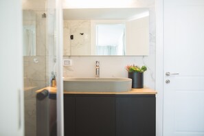 Bathroom - Bugrashov 3 (Tel Aviv)