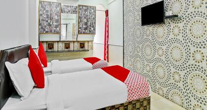 OYO 49230 Hotel Radha Lodging