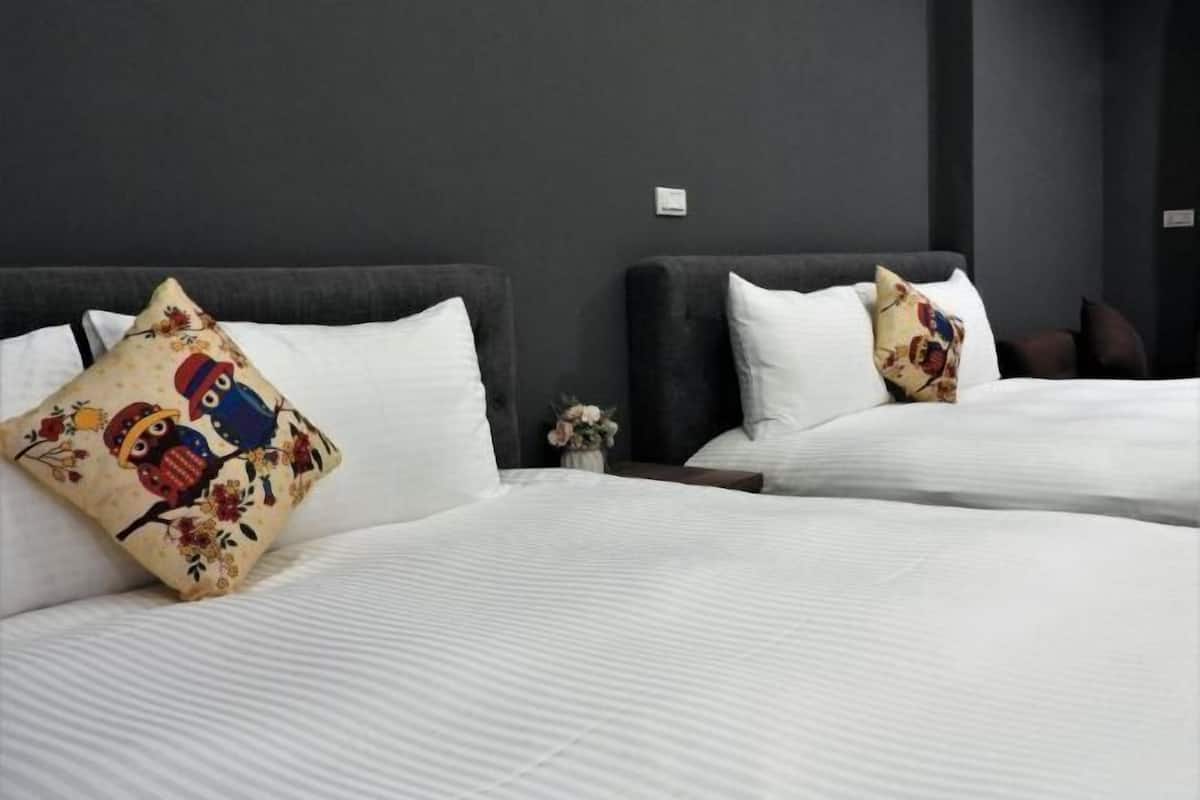 1 bedroom, down duvets, individually furnished, blackout curtains
