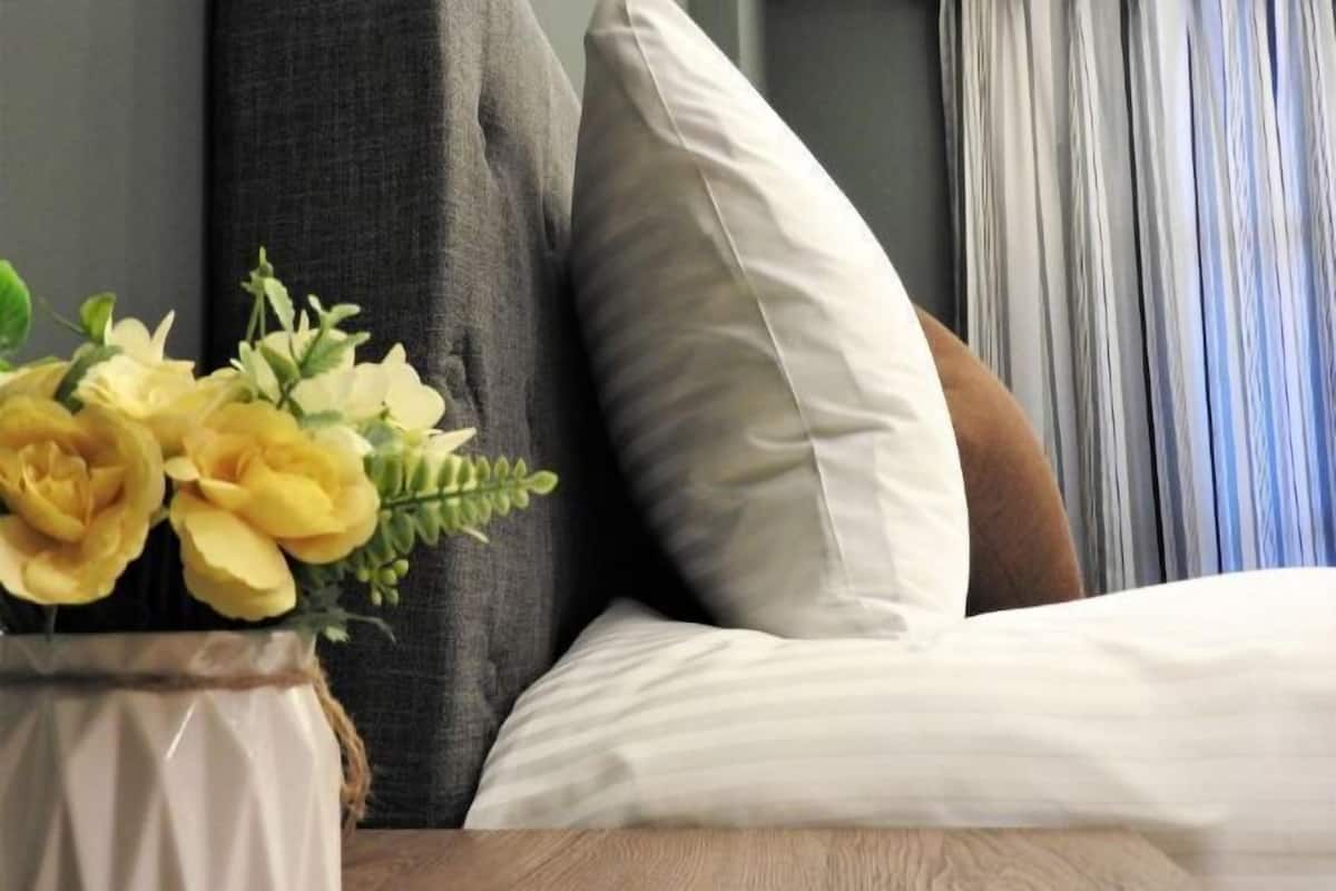 1 bedroom, down duvets, individually furnished, blackout curtains