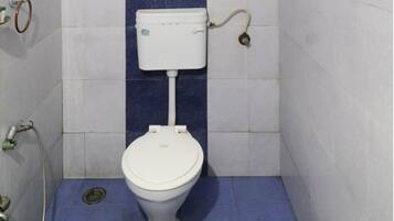 Standard Double Room | Bathroom
