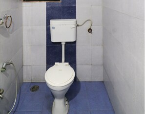 Bathroom - OYO 60095 Blue Oceania Beach Side (Alibag)