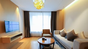 Loft, baignoire, vue mer | Coin séjour