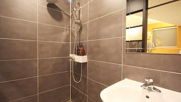 Standard Double Room, Non Smoking | Bathroom shower