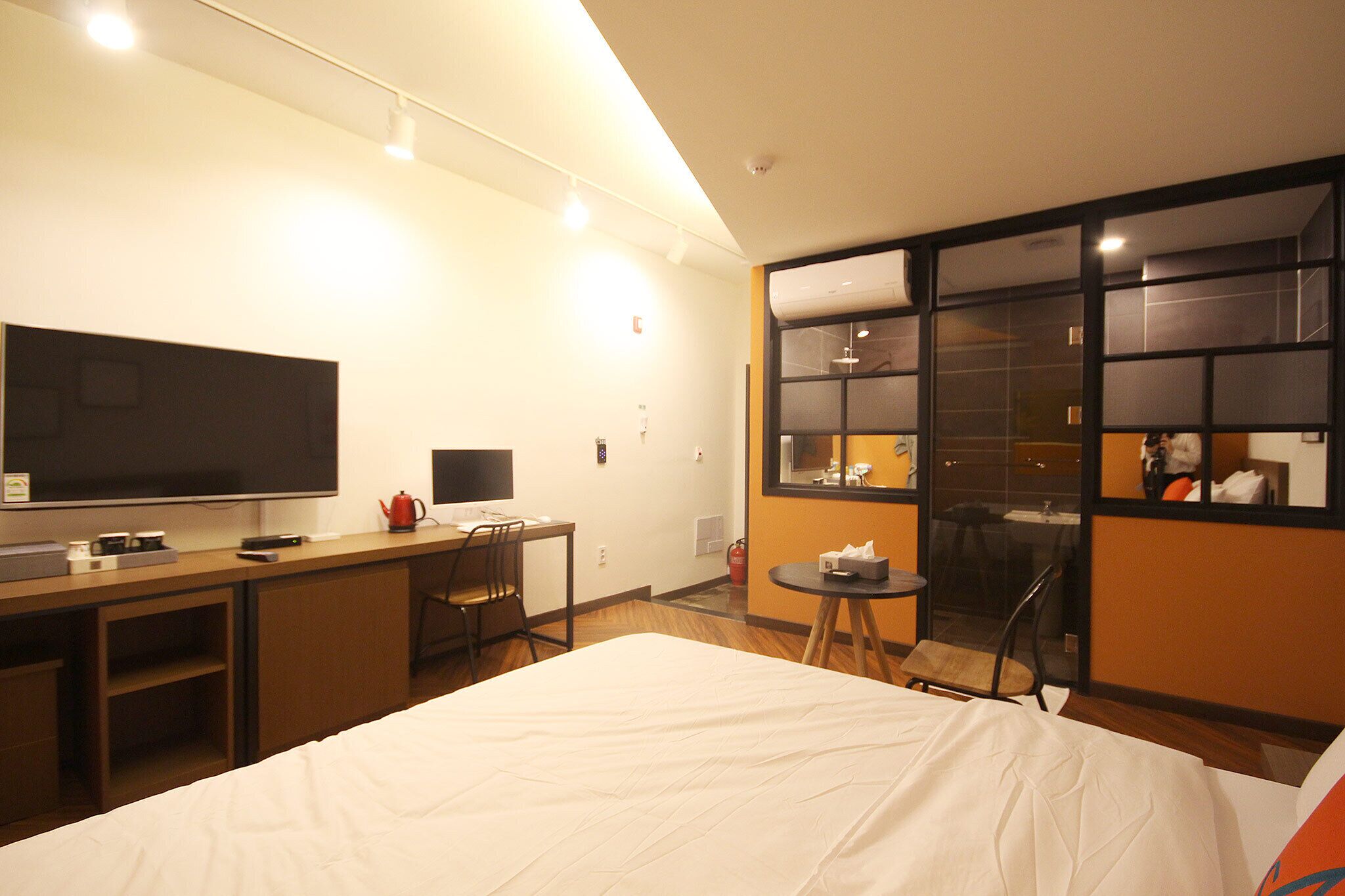 standard double room, non smoking | individually decorated, individually furnished, desk, laptop workspace