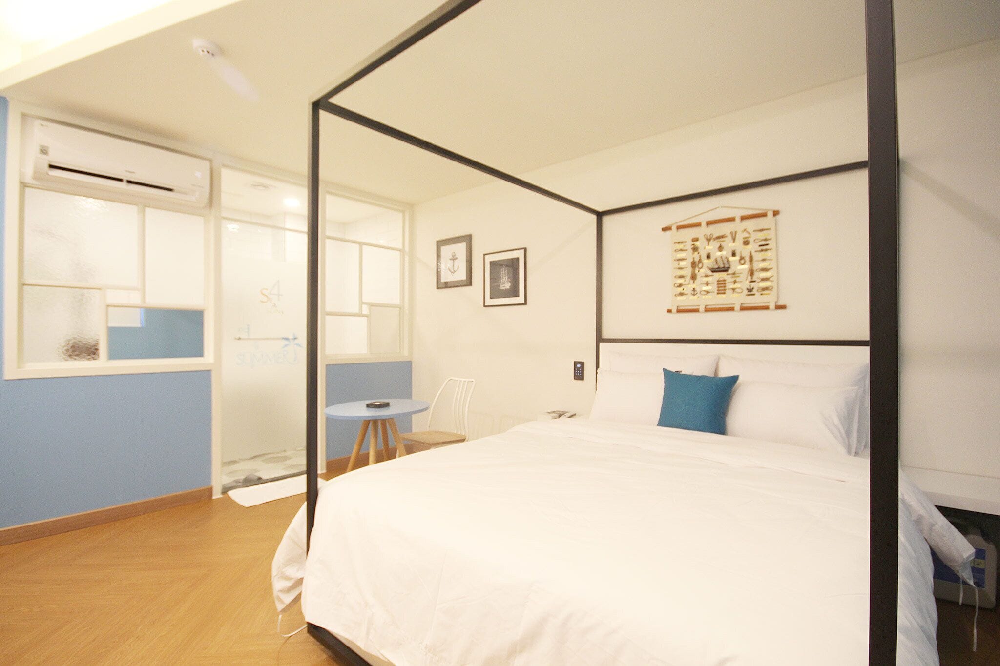 standard double room, non smoking | individually decorated, individually furnished, desk, laptop workspace