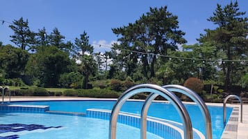 Außenpool (je nach Saison geöffnet)