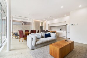 Apartment, 3 Bedrooms | Living room
