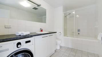 Appartamento City, 2 camere da letto | Bagno | Doccia, asciugacapelli, asciugamani, sapone