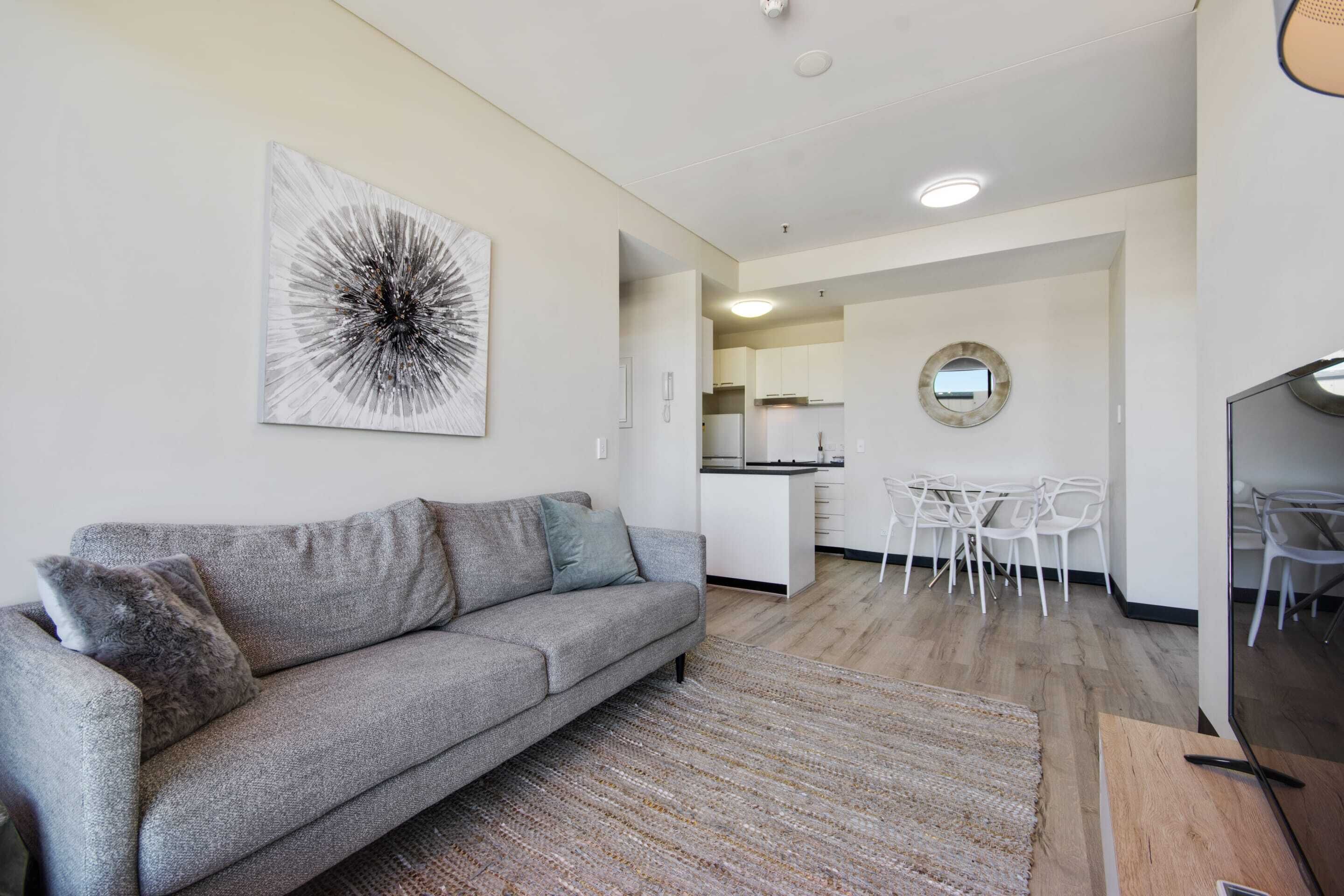 Comfort Apartment, 2 Bedrooms | Living room | 40-inch Smart TV with satellite channels, TV, Netflix