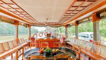 Nhà hàng