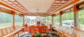 OYO 23104 Houseboat Indraprastham Four Square 4 Bhk