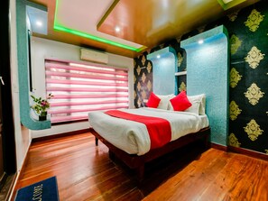 Deluxe Double Room - OYO 23421 Houseboat Royal Palace Premium Sharing Houseboat (Ambalapuzha)