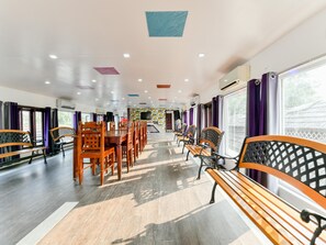 Dining - OYO 23421 Houseboat Royal Palace Premium Sharing Houseboat (Ambalapuzha)