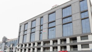 Exterior - OYO 48388 Hotel Maan Palace (Ahmedabad)